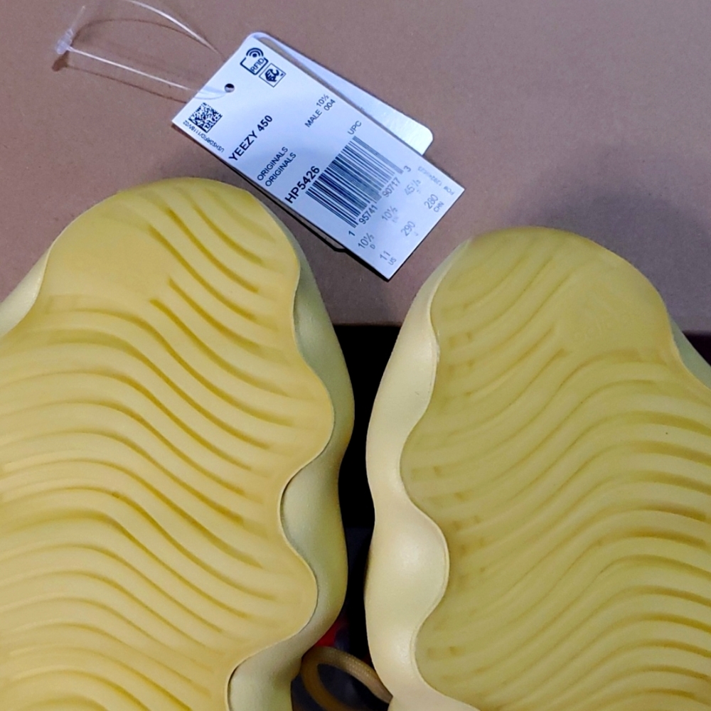 Yeezy 450 - Picture 9 of 11